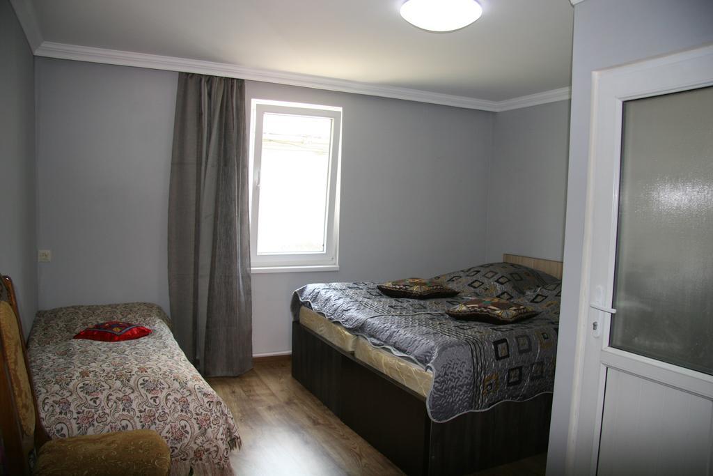 Nino'S Guest House Kazbegi Quarto foto